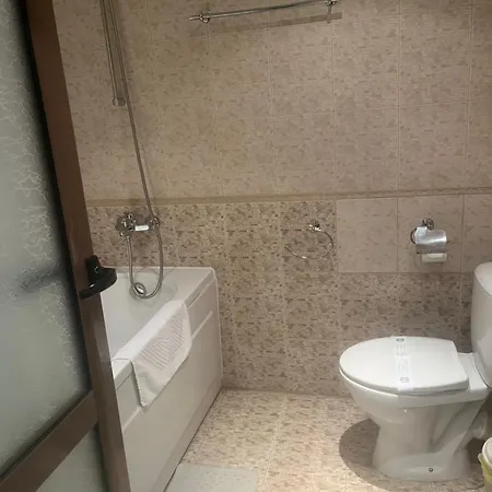 Simonen Near The Gondola