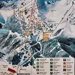 Simonen Near The Gondola