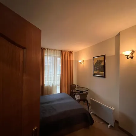 Simonen Near The Gondola