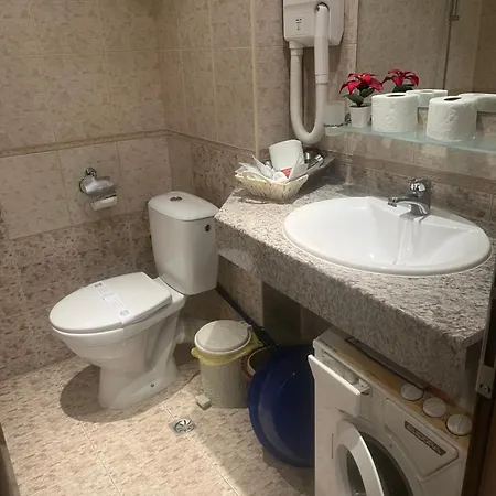 Simonen Near The Gondola Apartment