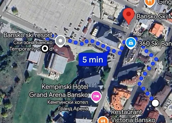 Simonen Near The Gondola *